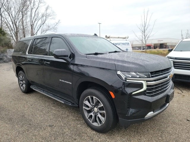 2021 Chevrolet Suburban LT's photo