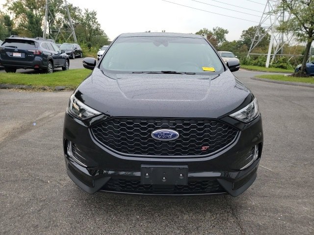 2023 Ford Edge ST photo 2
