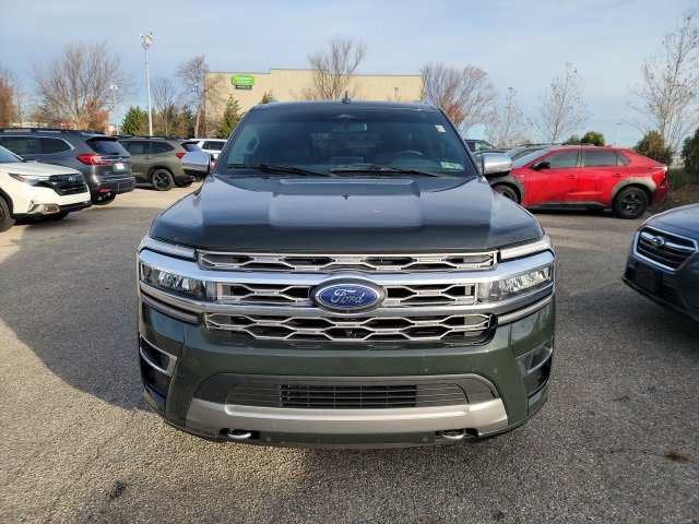 2022 Ford Expedition MAX Platinum photo 2