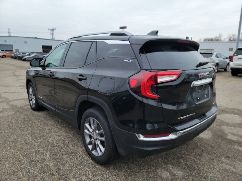 Used 2024 GMC Terrain SLT SUV