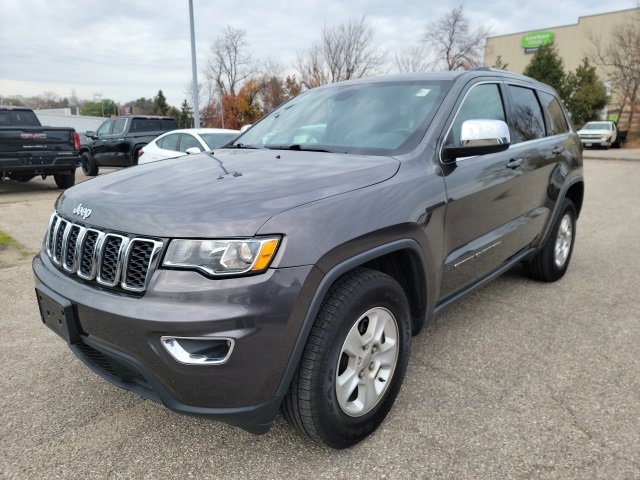 2017 Jeep Grand Cherokee Laredo photo 2