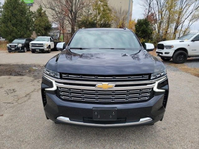 2024 Chevrolet Suburban Premier photo 2