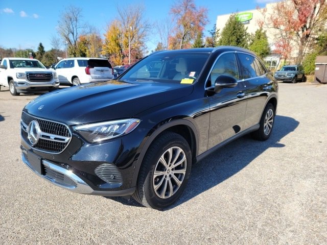 2023 Mercedes Benz GLC 300 photo 3