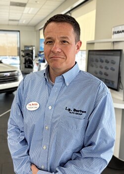 Staff member Christopher Collins from ID_b21f3e5570af