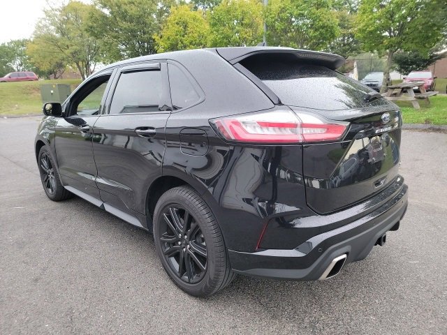 2023 Ford Edge ST photo 4