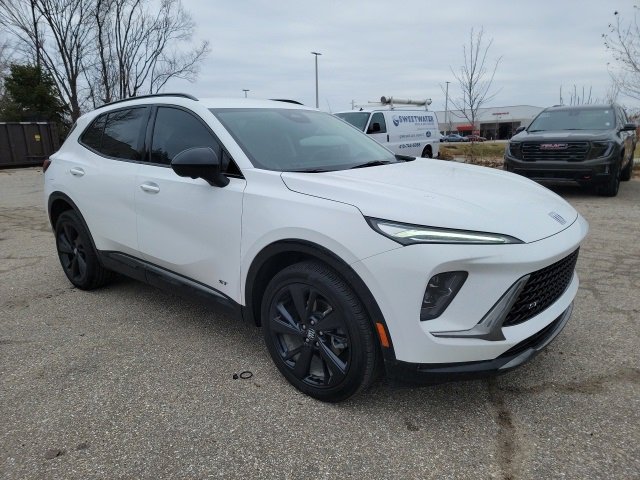 2025 Buick Envision Sport Touring's photo