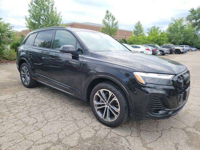2025 Audi Q7 45 Premium Plus quattro Tiptronic's photo