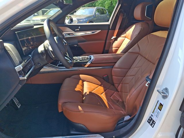 2026 BMW 7 Series 760i - Photo 14
