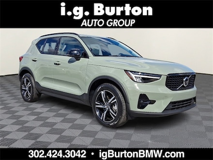 2023 Volvo XC40 B5 Plus Dark Theme SUV