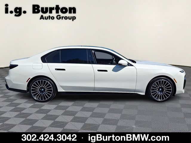 2026 BMW 7 Series 760i - Photo 7