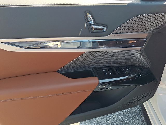 2026 BMW 7 Series 760i - Photo 12