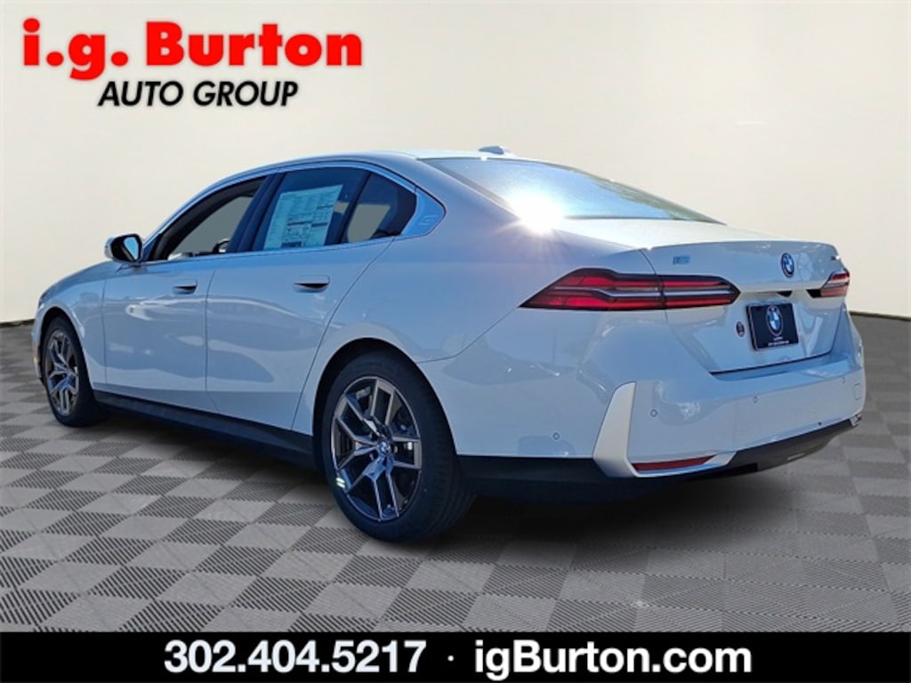 New 2026 BMW i5 xDrive40 Sedan