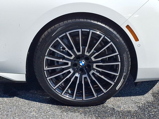 2026 BMW 7 Series 760i - Photo 8