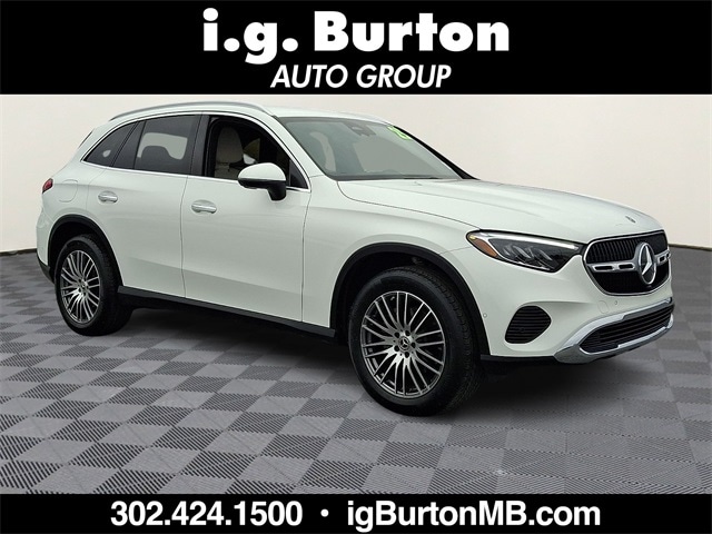 2025 Mercedes-Benz GLC Base's photo