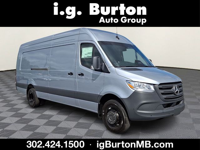 2026 Mercedes-Benz Sprinter 4500 170 Ext WB HO High Roof's photo