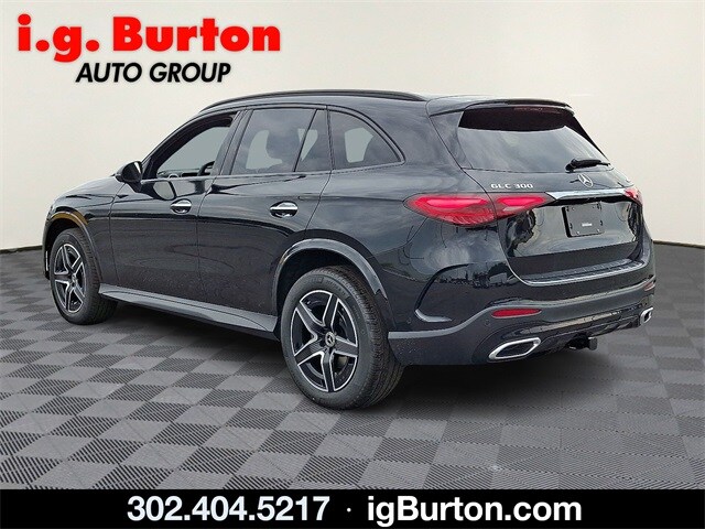 2026 Mercedes Benz GLC 300 4MATIC photo 3
