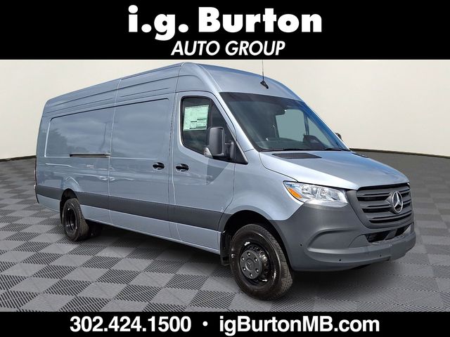 2026 Mercedes-Benz Sprinter 4500 170 Ext WB HO High Roof's photo