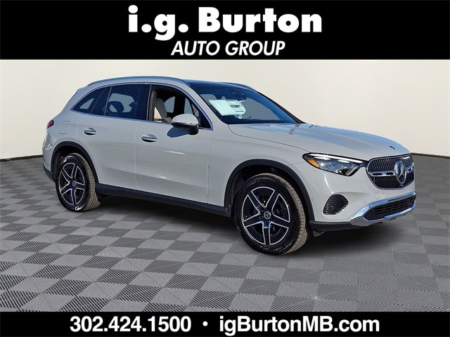 2026 Mercedes-Benz GLC Base's photo