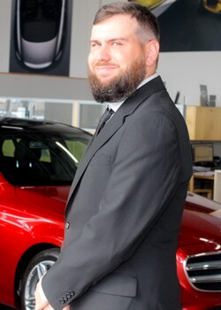 Staff member Ronnie Betts from ID_592f325d2f0b
