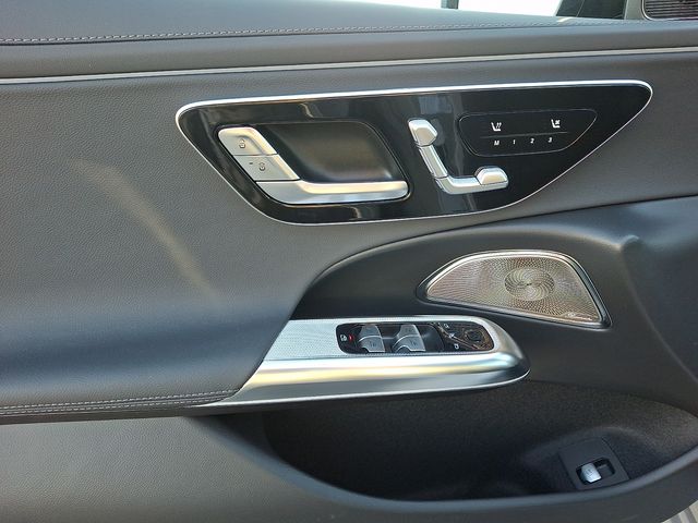 2026 Mercedes-Benz E-Class E450 - Photo 8