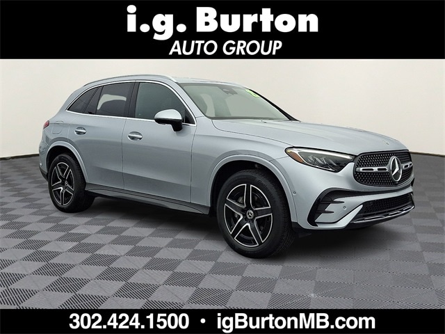 2025 Mercedes-Benz GLC Base's photo