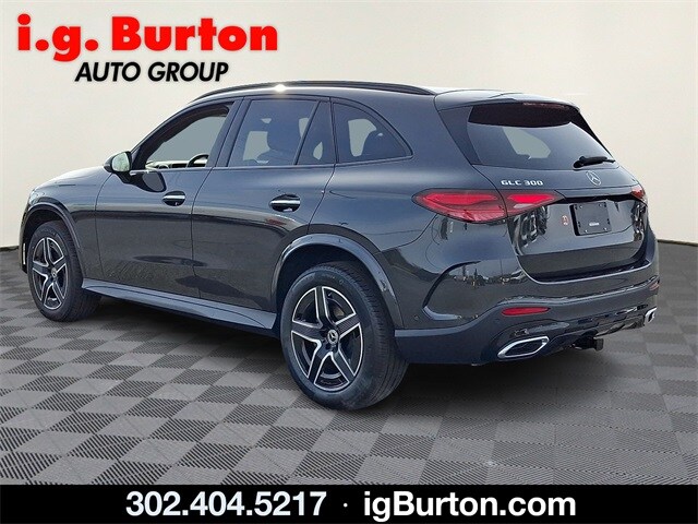 2026 Mercedes Benz GLC 300 4MATIC photo 3