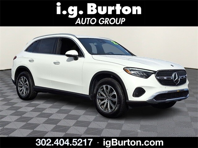 2025 Mercedes-Benz GLC Base's photo