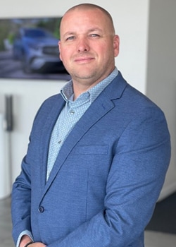 Staff member Kyle Robbins from 3f86258c2358