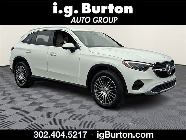 2025 Mercedes-Benz GLC Base's photo