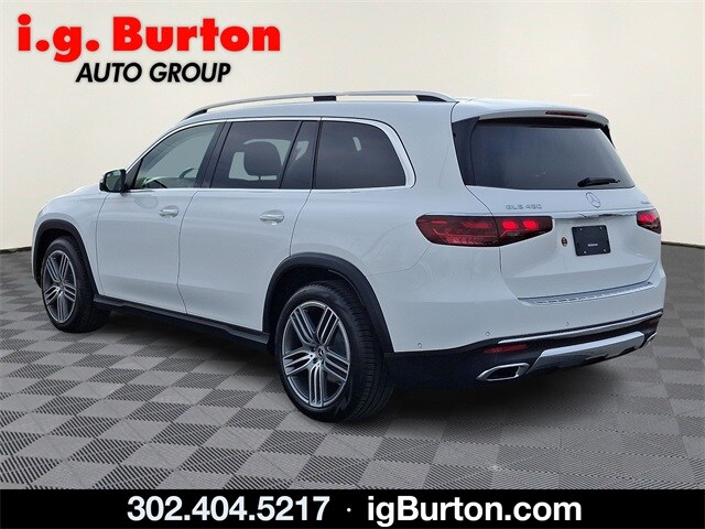 2025 Mercedes Benz GLS 450 4MATIC photo 3