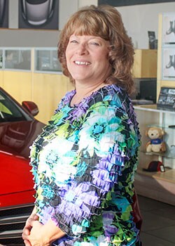 Staff member Donna Greenly from ID_21934c897eb5
