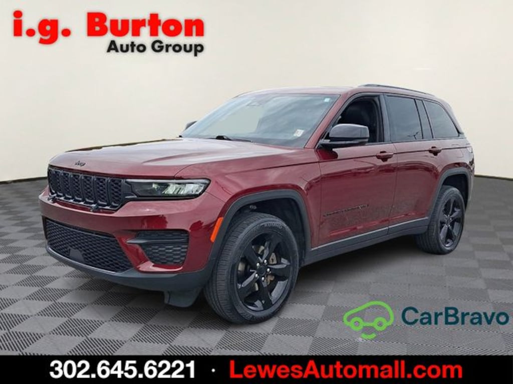 Used 2023 Jeep Grand Cherokee Laredo SUV