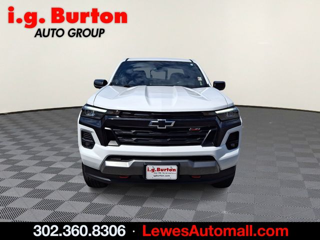 View vehicle photo 2