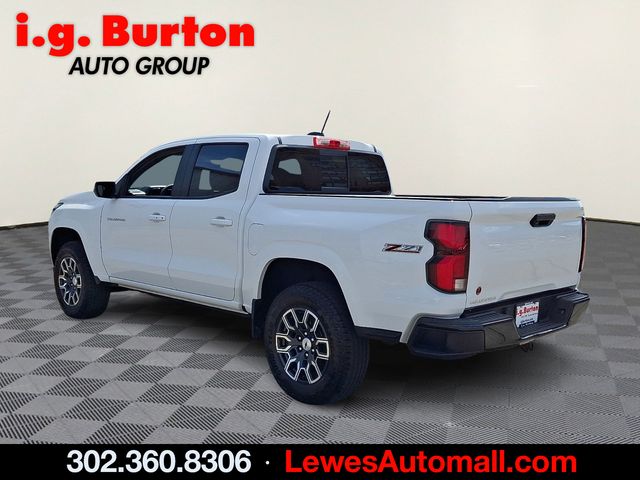 View vehicle photo 4