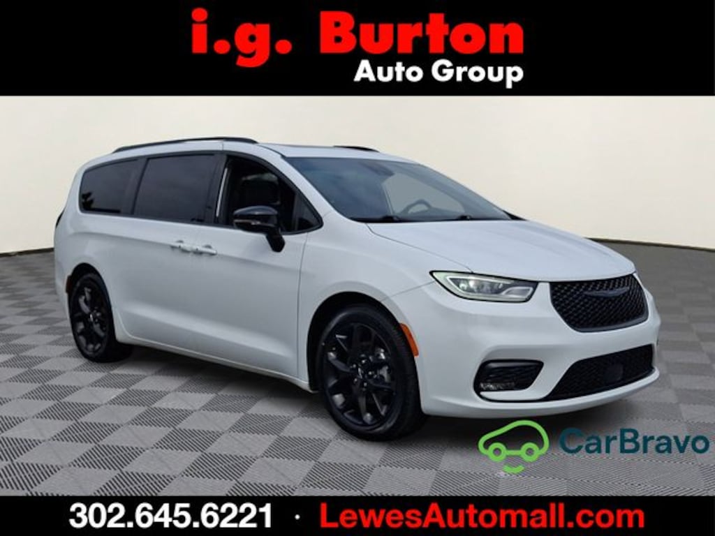 Used 2025 Chrysler Pacifica Limited Van Passenger Van