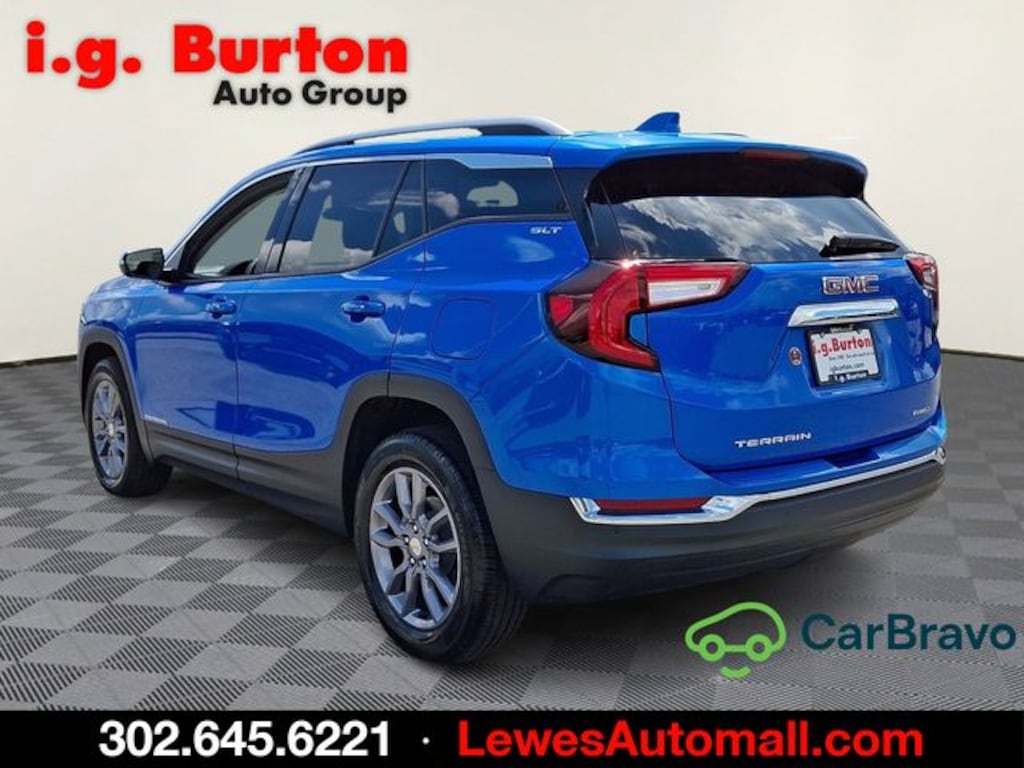 Used 2024 GMC Terrain SLT SUV