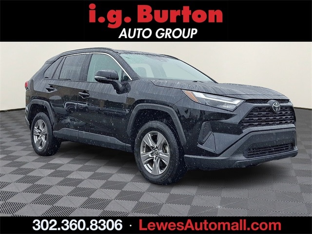 2024 Toyota RAV4 XLE's photo