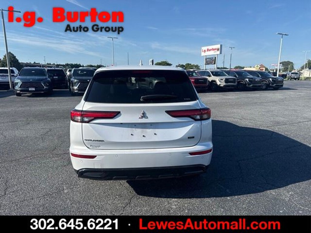 Used 2023 Mitsubishi Outlander SEL SUV