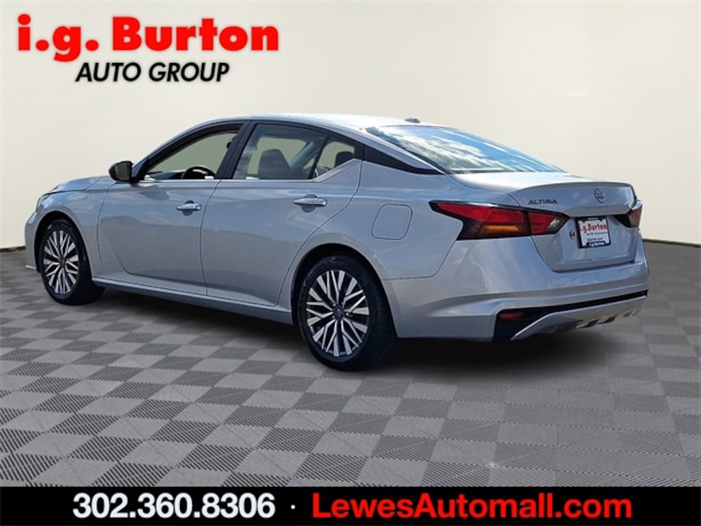 Used 2024 Nissan Altima 2.5 SV Sedan