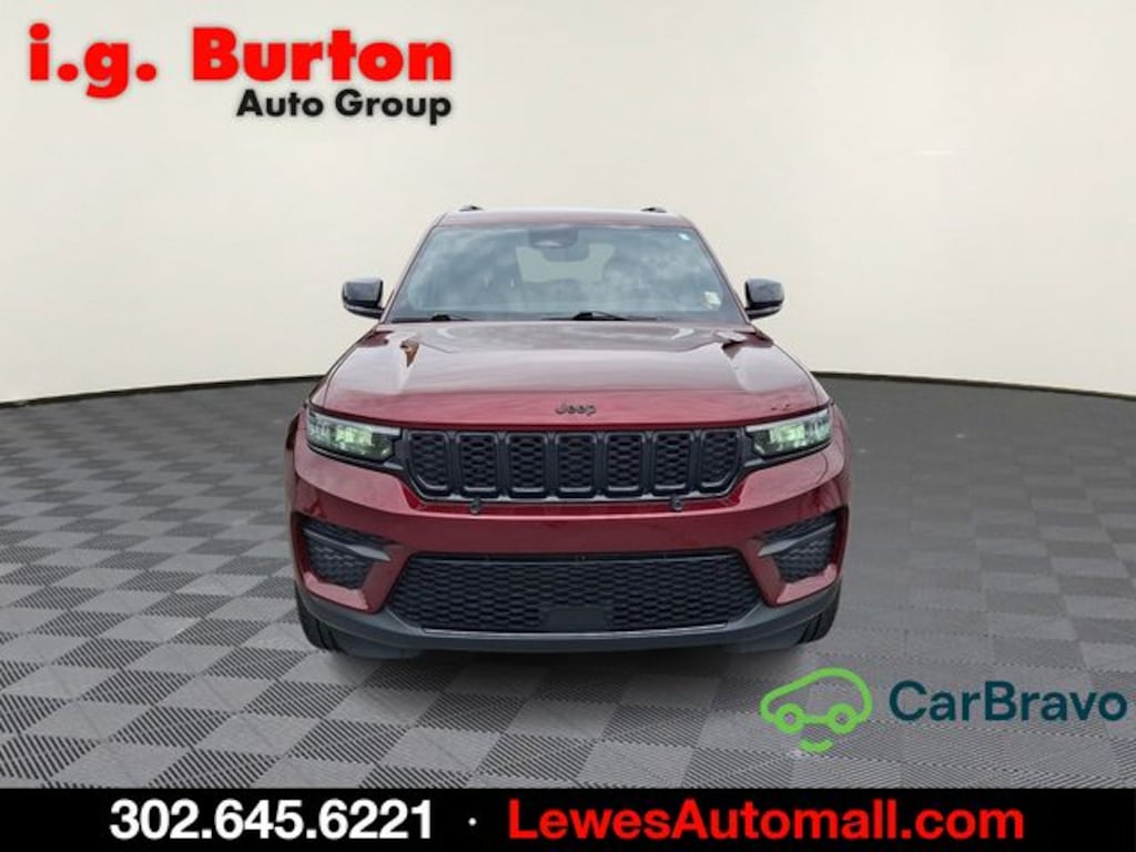 Used 2023 Jeep Grand Cherokee Laredo SUV