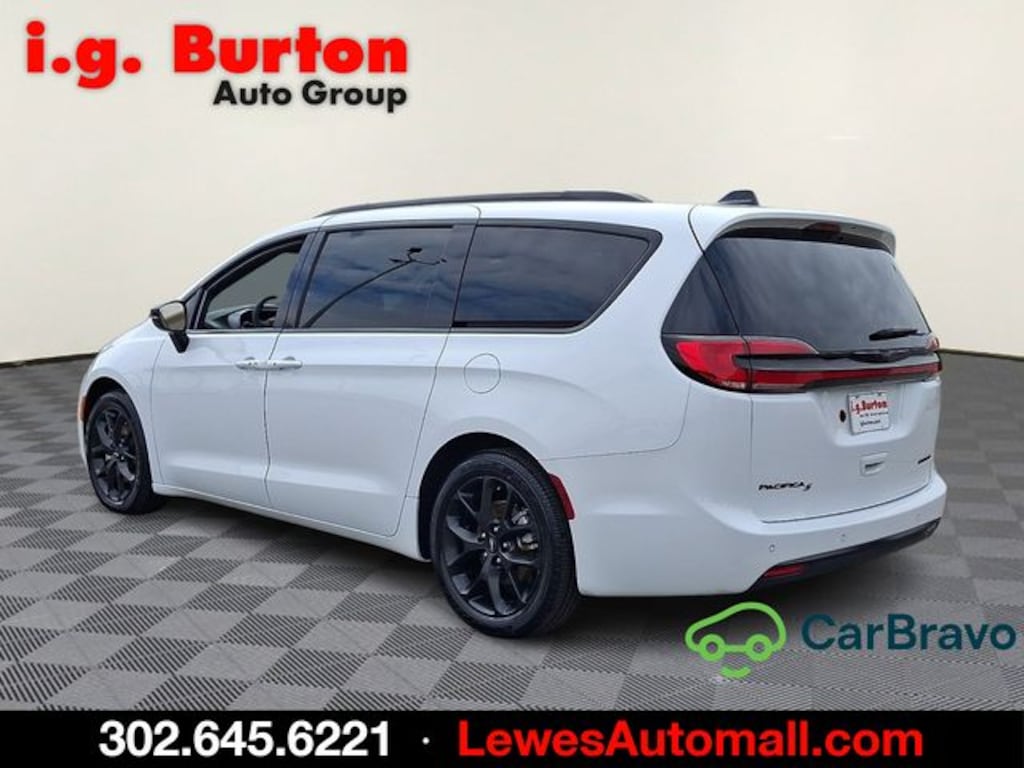 Used 2025 Chrysler Pacifica Limited Van Passenger Van