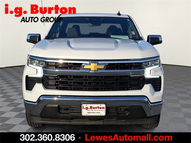 2025 Chevrolet Silverado 1500 LT photo 2