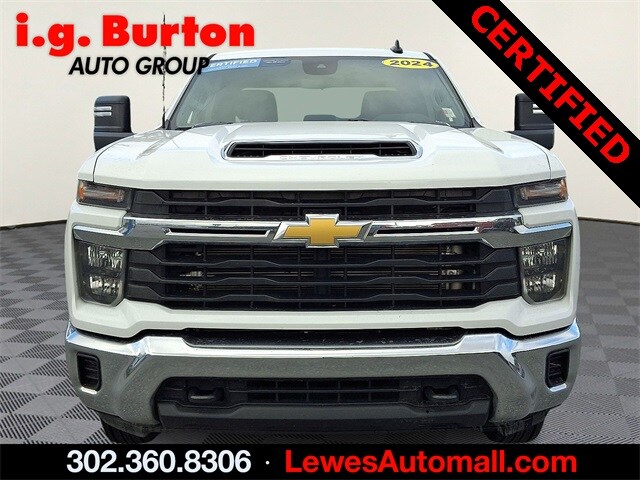 2024 Chevrolet Silverado 2500HD LT photo 2