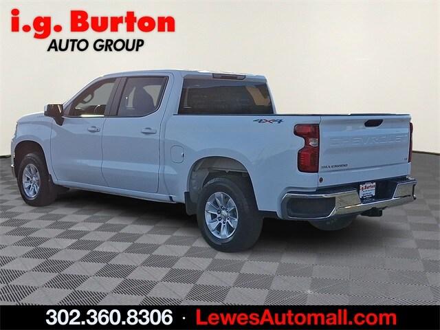 2025 Chevrolet Silverado 1500 LT photo 4