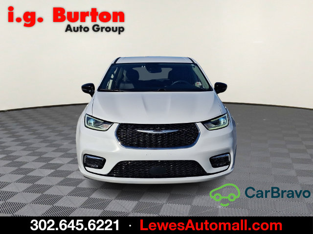 Used 2024 Chrysler Pacifica Touring L Van Passenger Van