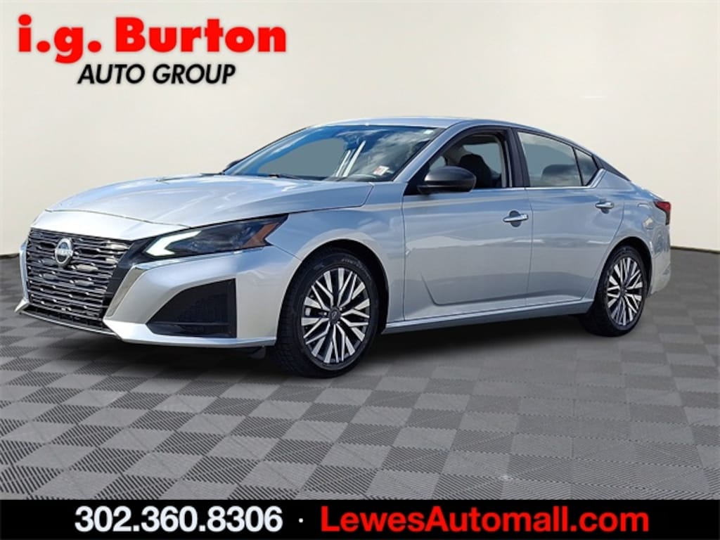 Used 2024 Nissan Altima 2.5 SV Sedan