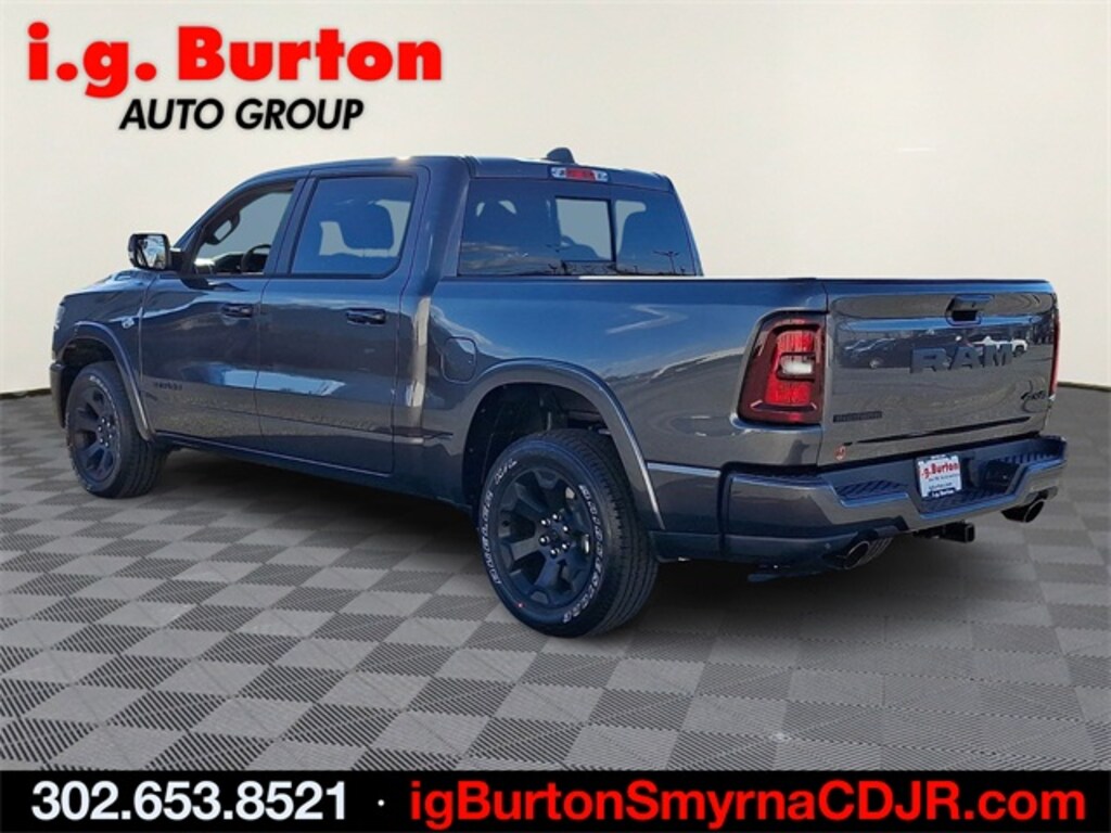 New 2026 Ram 1500 BIG HORN CREW CAB 4X4 5'7 BOX Pickup