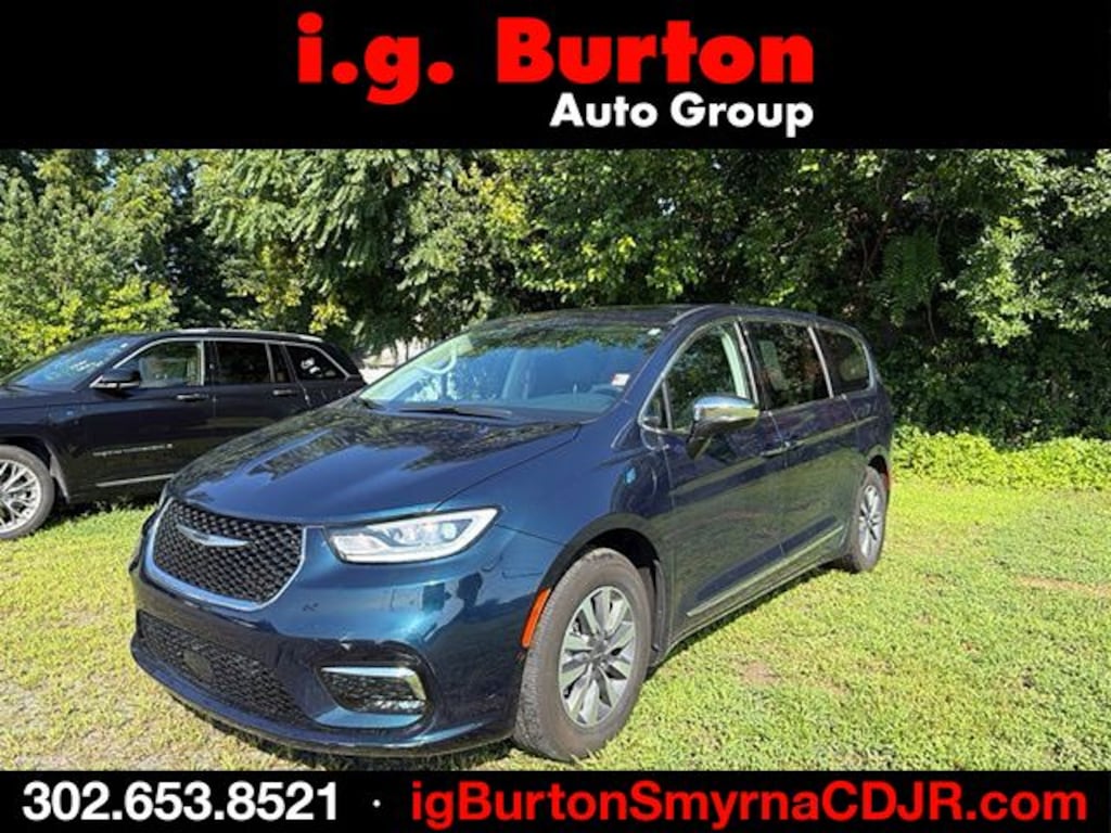 Used 2023 Chrysler Pacifica Plug-In Hybrid Limited Van Passenger Van