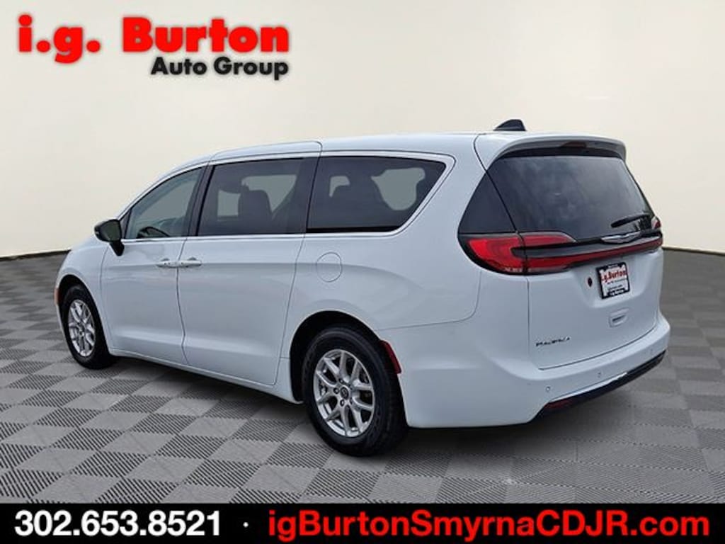 Used 2024 Chrysler Pacifica Touring L Van Passenger Van