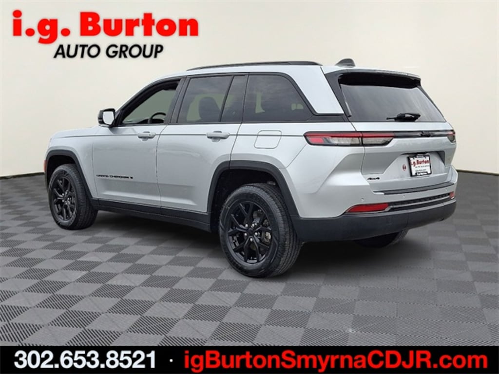 Certified 2024 Jeep Grand Cherokee Laredo SUV